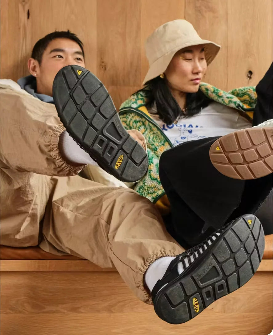 UNEEK Sandal