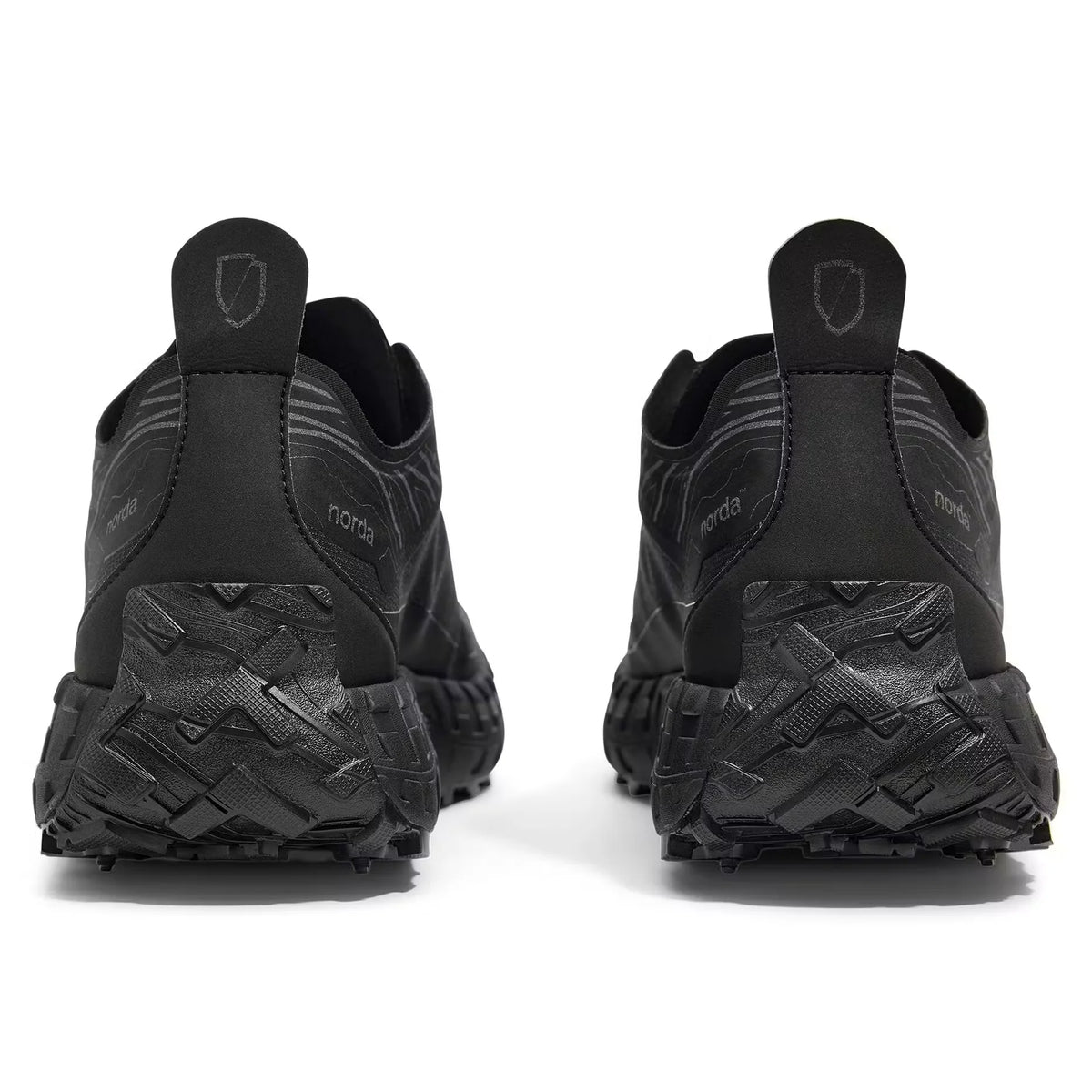 001A Trail Sneaker