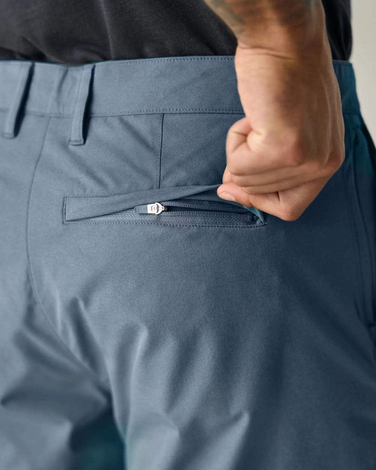 Equator Hybrid Short - 9"