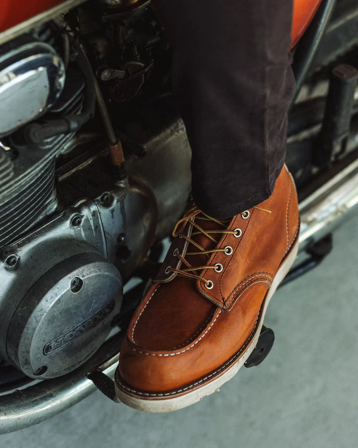 Classic 6" Moc Toe Boot