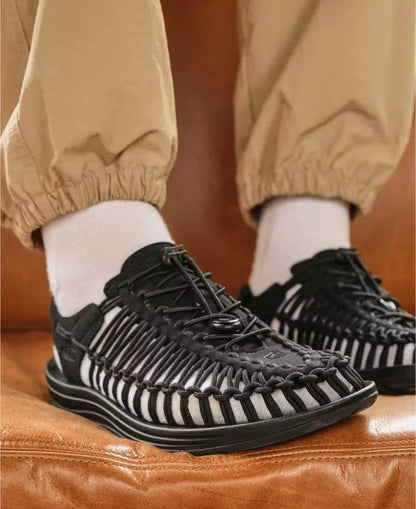 UNEEK Sandal