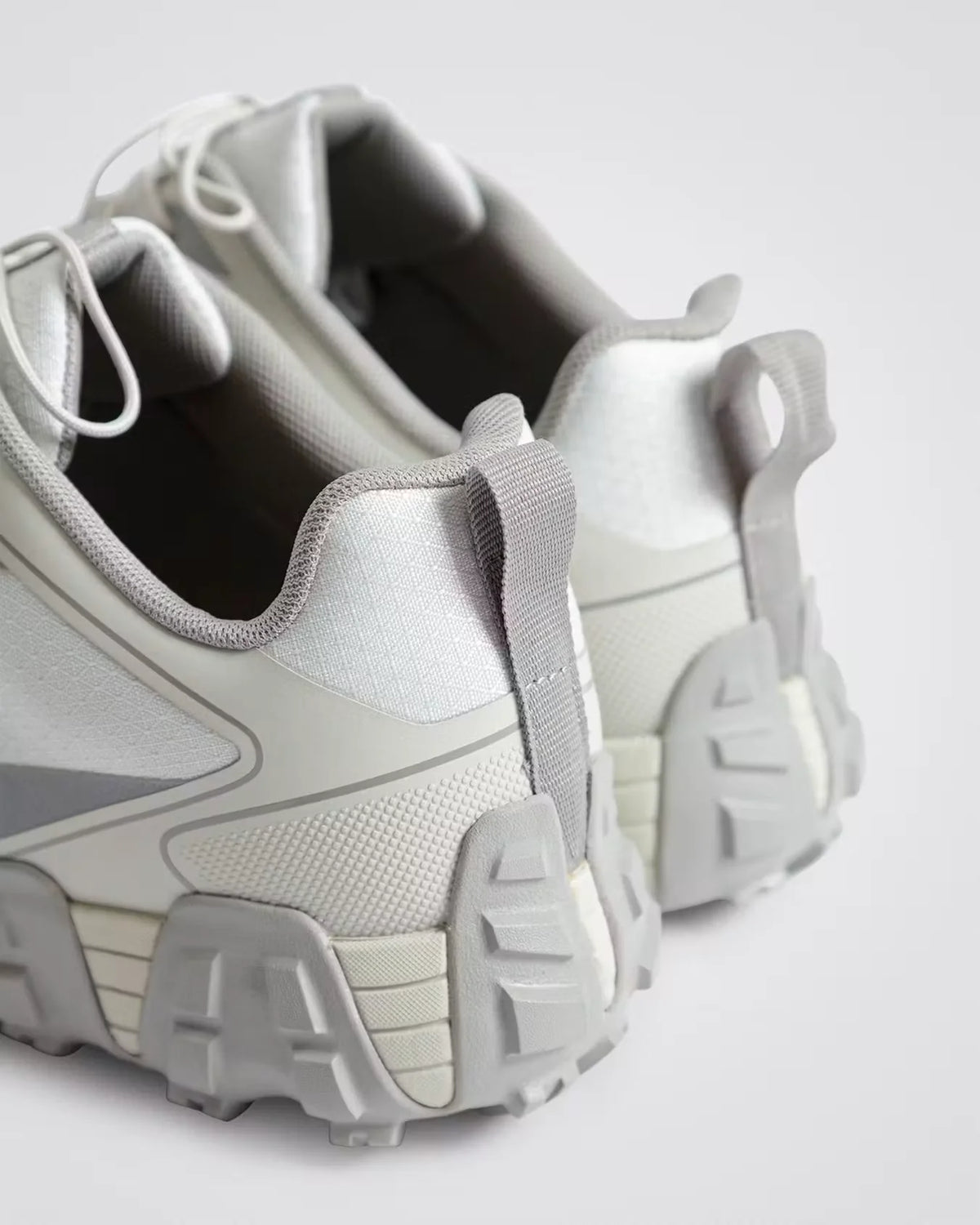 Lace Up Hyper Runner V08 Sneaker