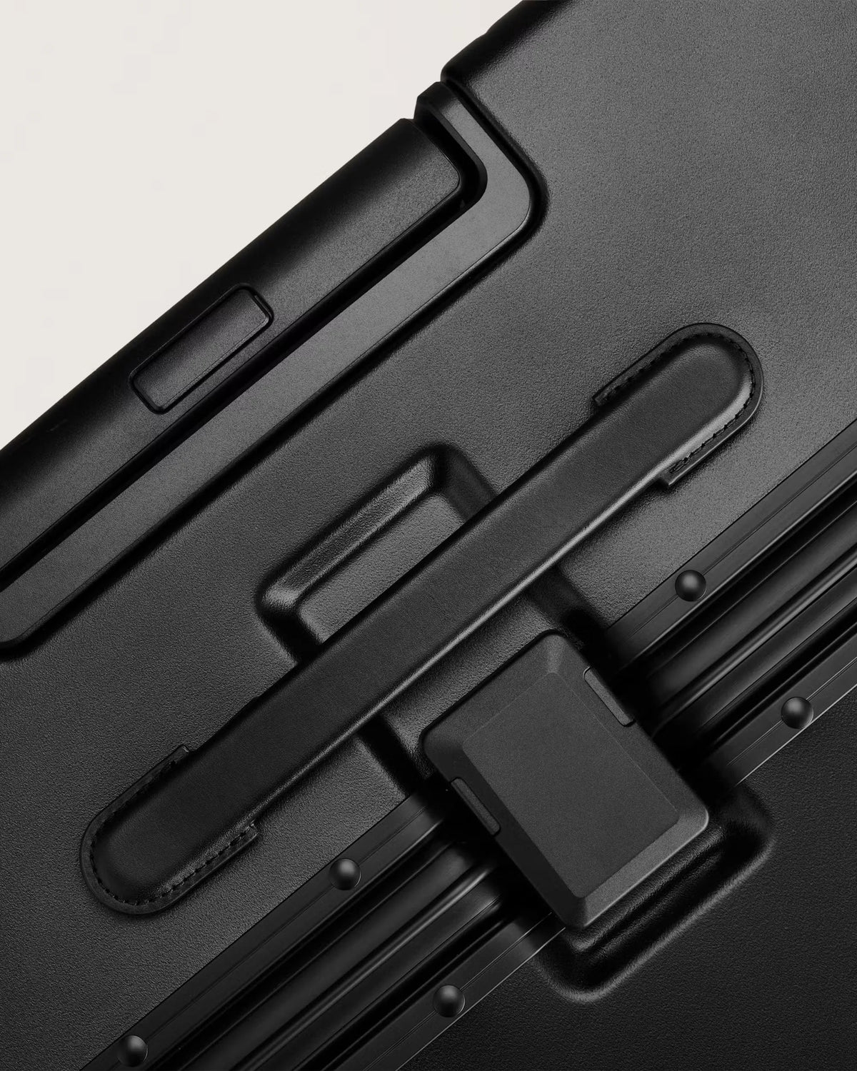 The Check-In Large Luggage - 105L