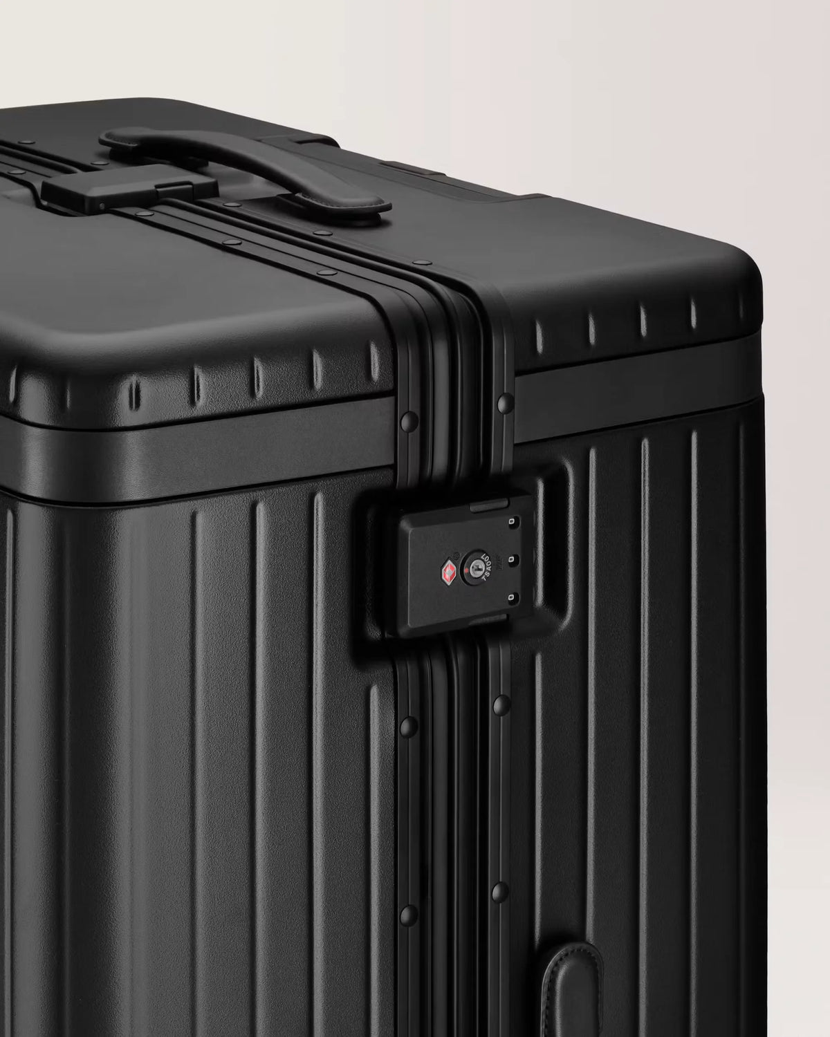 The Check-In Large Luggage - 105L