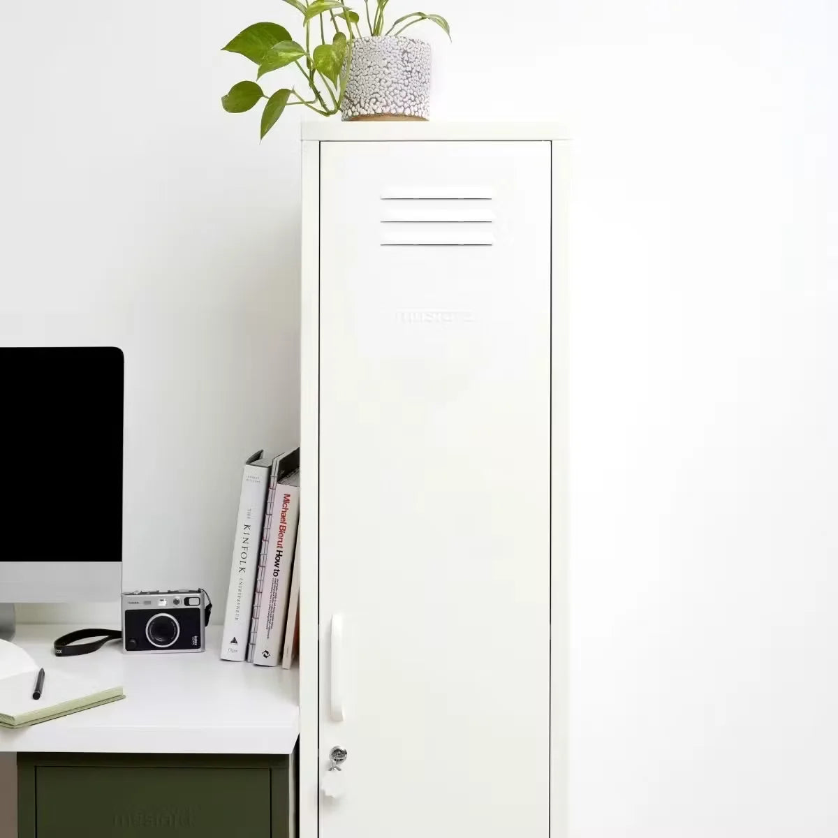The Skinny Locker