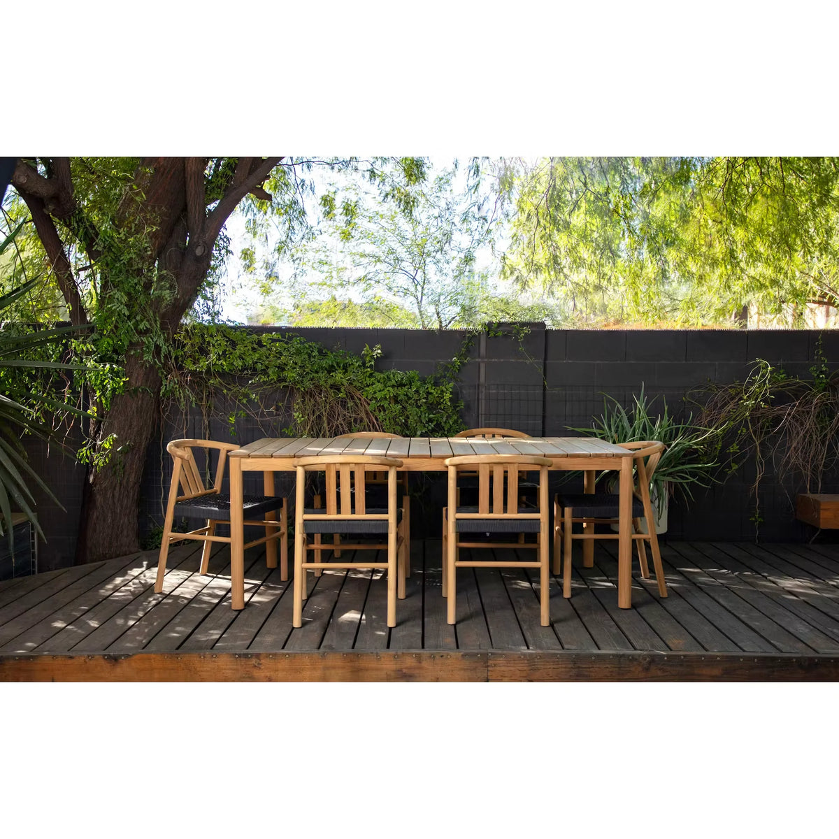 The Outdoor Dining Set - 6 Chairs
