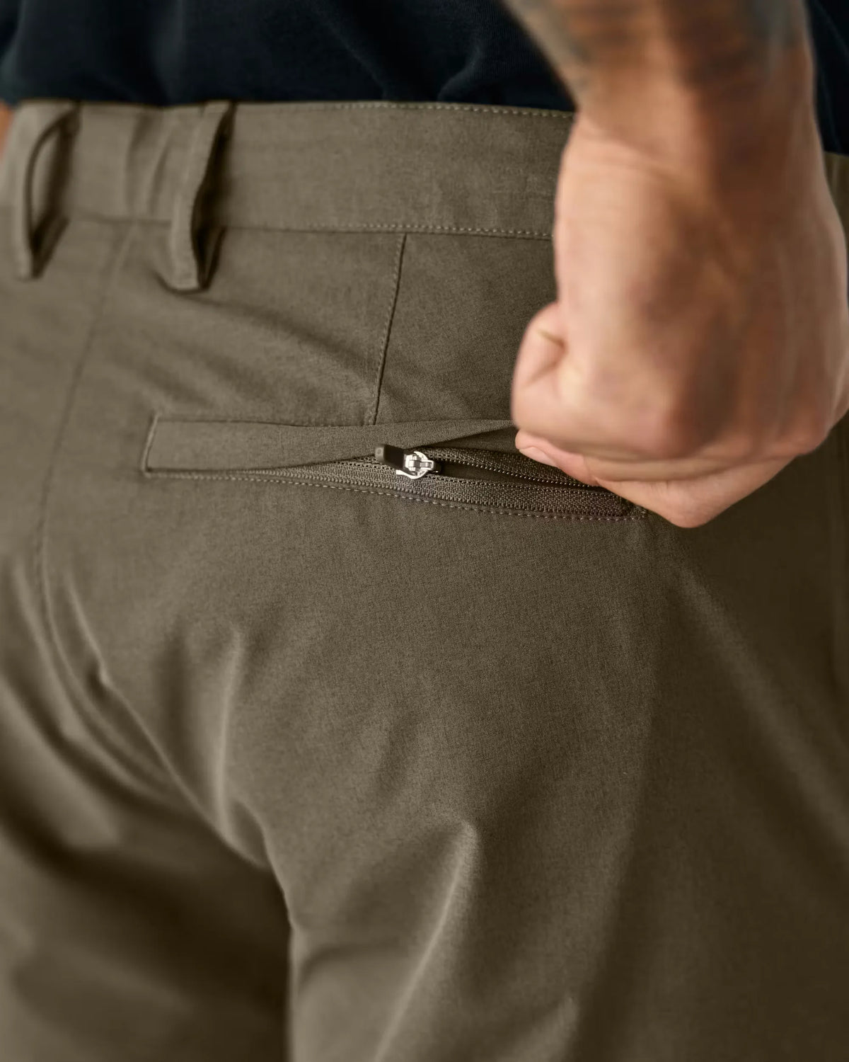 Equator Hybrid Short - 7"