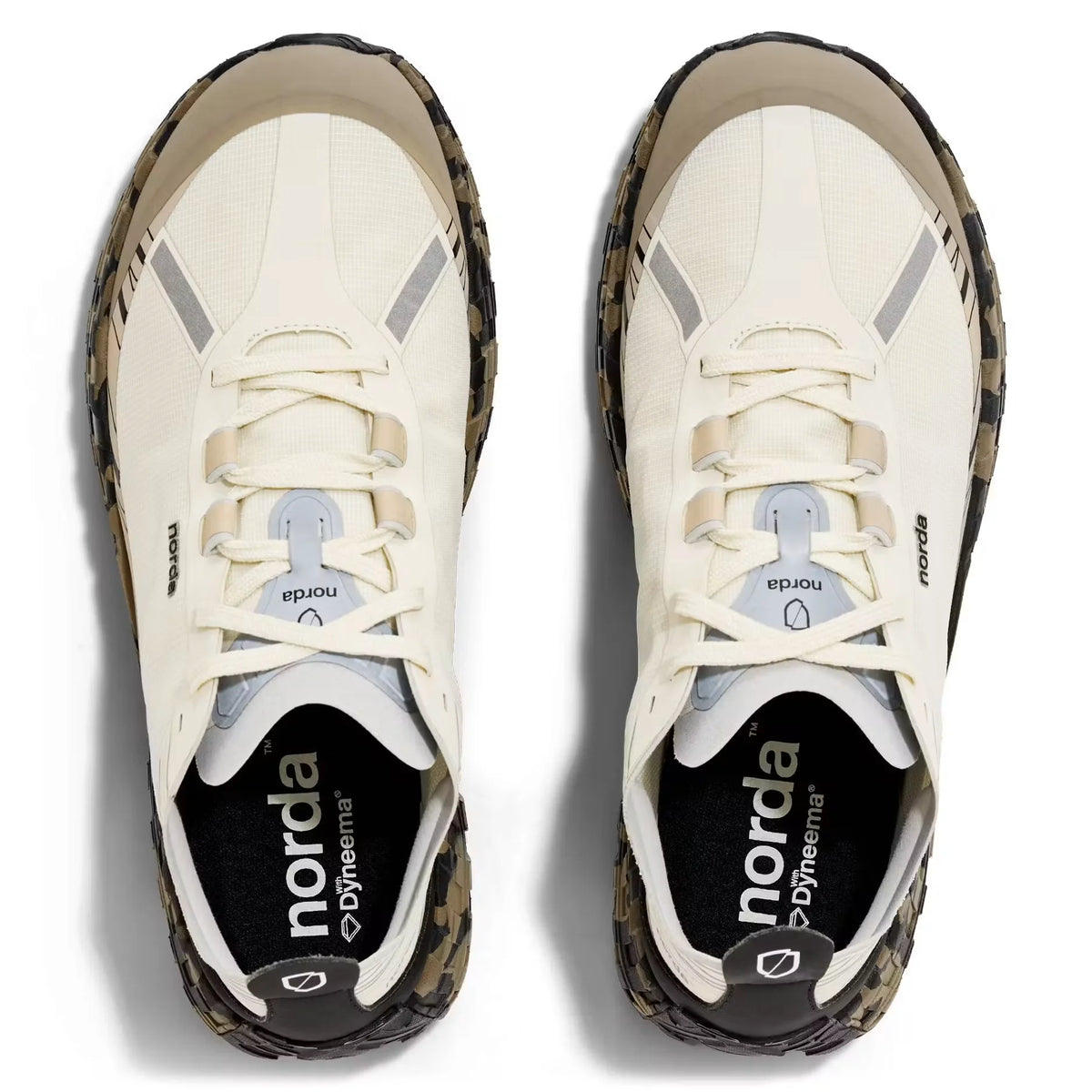 001A Trail Sneaker
