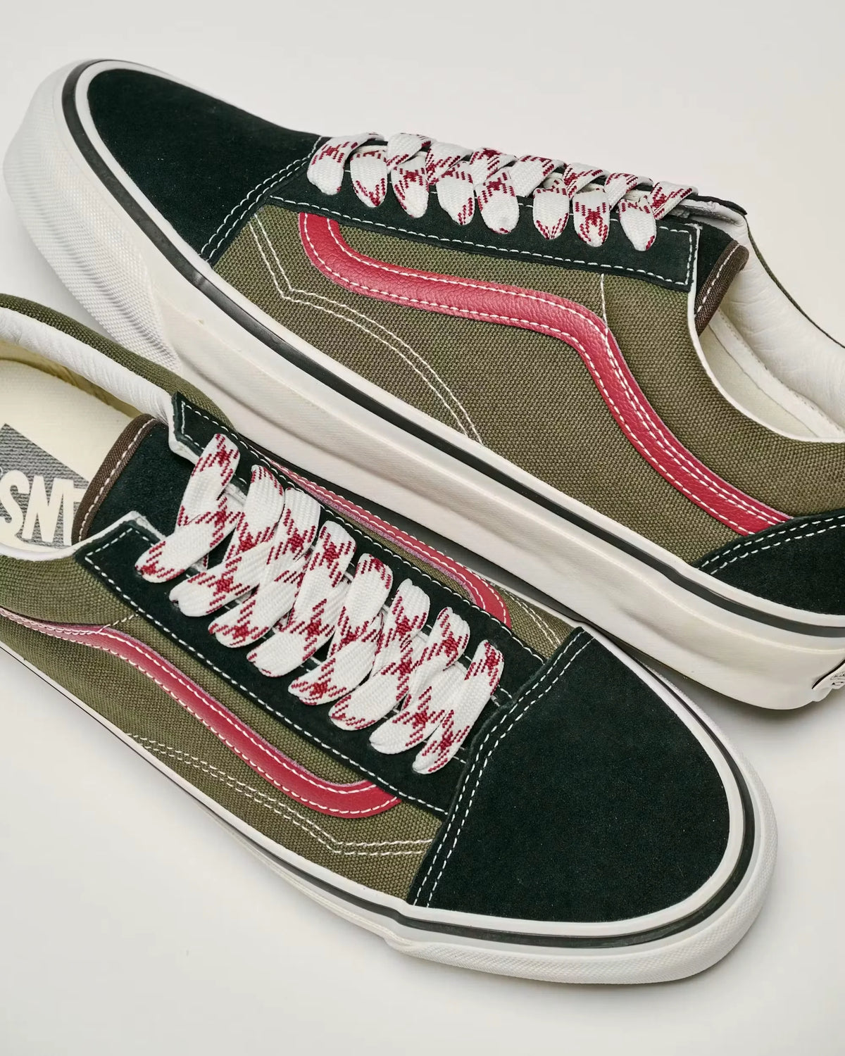 Premium Old Skool Sneaker