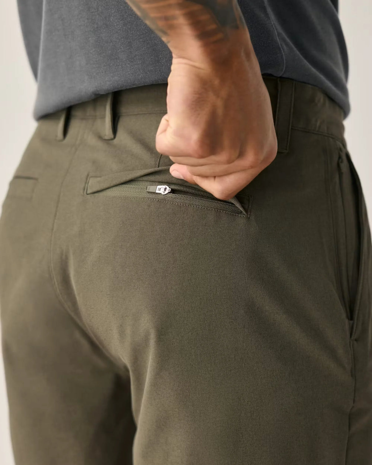 Equator Hybrid Short - 9"