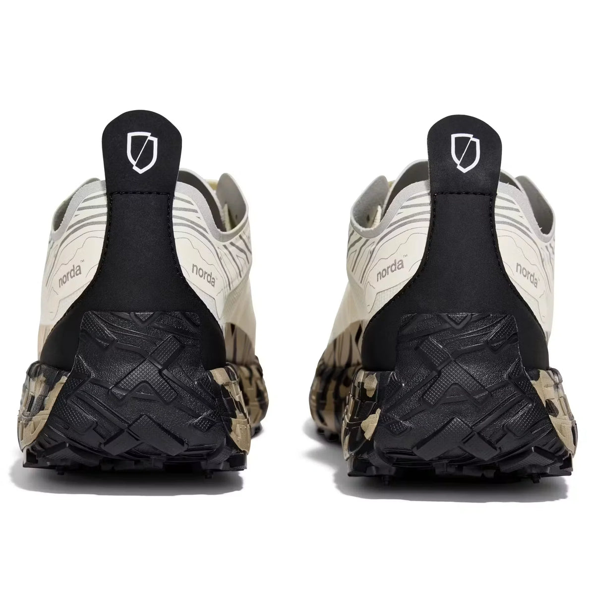 001A Trail Sneaker