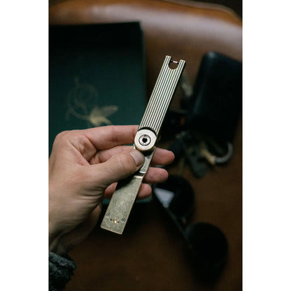 Pivot Arc Lighter