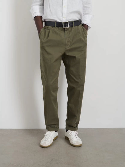 Standard Pleated Chino Pant