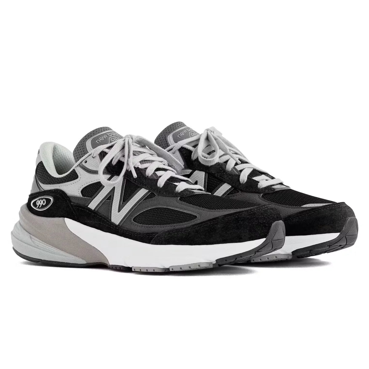 990 Sneaker