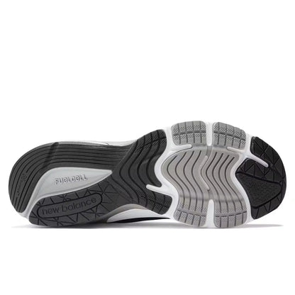 990 Sneaker