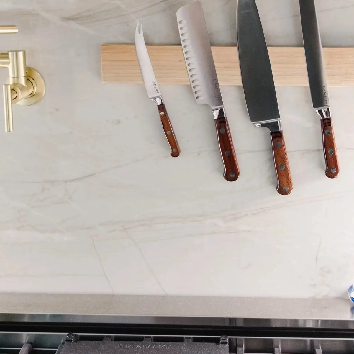18" Magnetic Bar