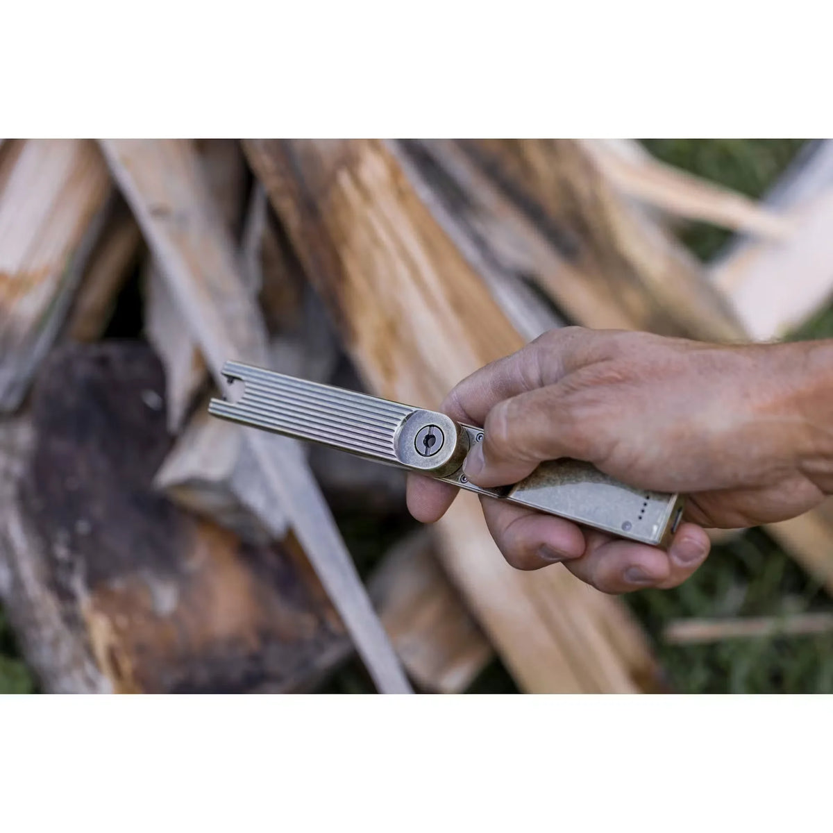 Pivot Arc Lighter